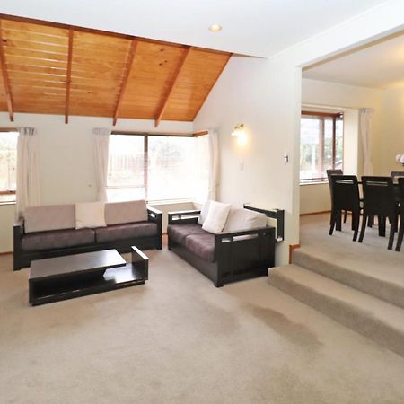 Quiet Family Home In Chedworth 해밀턴 외부 사진