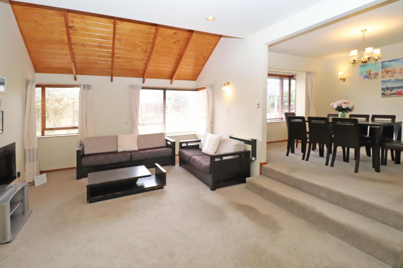 Quiet Family Home In Chedworth 해밀턴 외부 사진