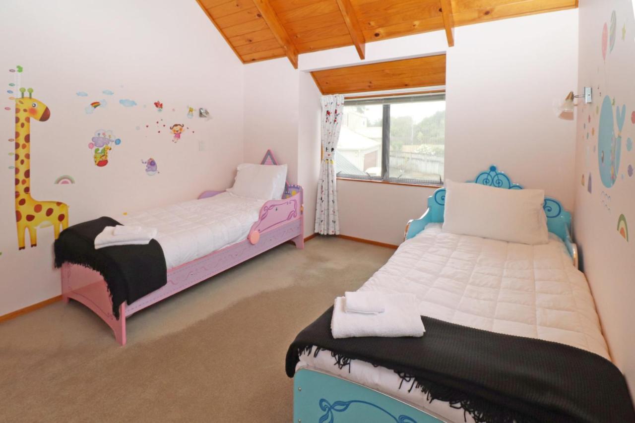 Quiet Family Home In Chedworth 해밀턴 외부 사진